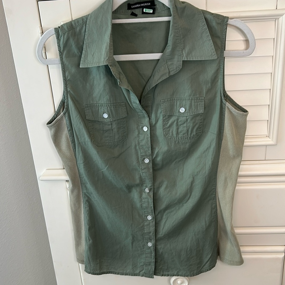 Sandra Ingrish Sleeveless Button Down, Two Tone Camo Green, Size Medium